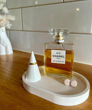 Load image into Gallery viewer, Oval Trinket Tray