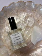 Load image into Gallery viewer, Perfumes