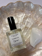 Load image into Gallery viewer, Perfumes

